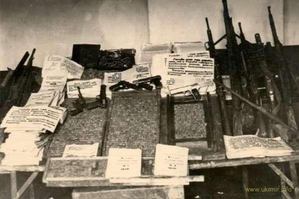 ОУНівські ЗМІ - Підпільна Українська Інформаційна Служба